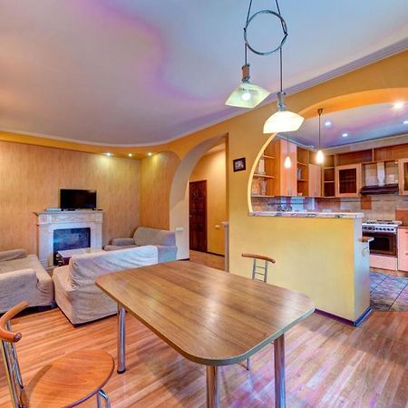 Three-Room Apartment Near Ocean Plaza Κίεβο Εξωτερικό φωτογραφία