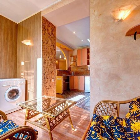 Three-Room Apartment Near Ocean Plaza Κίεβο Εξωτερικό φωτογραφία