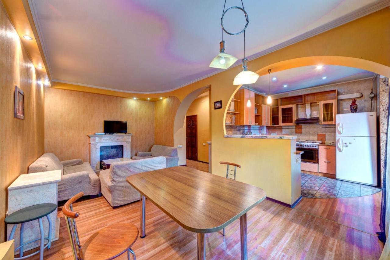 Three-Room Apartment Near Ocean Plaza Κίεβο Εξωτερικό φωτογραφία
