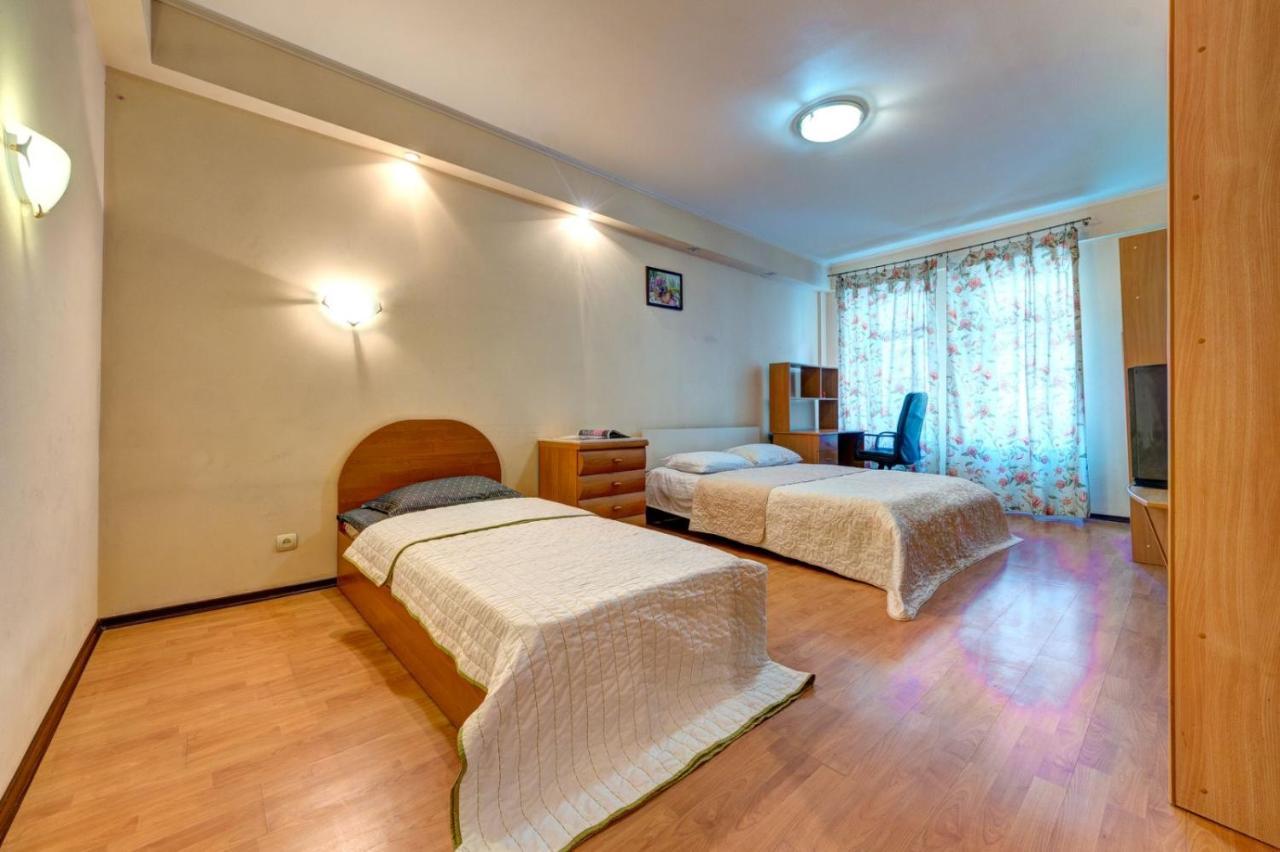 Three-Room Apartment Near Ocean Plaza Κίεβο Εξωτερικό φωτογραφία