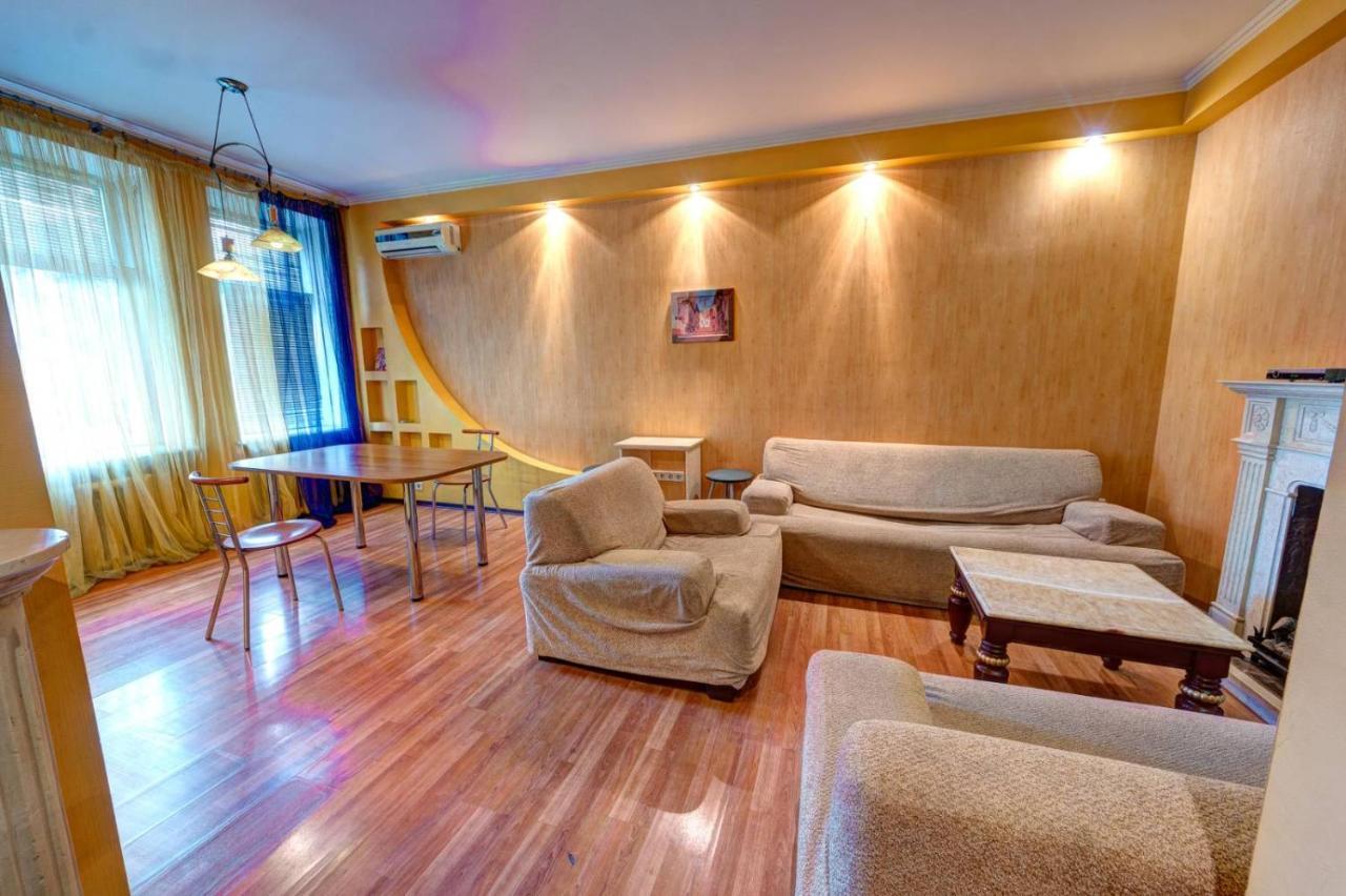 Three-Room Apartment Near Ocean Plaza Κίεβο Εξωτερικό φωτογραφία