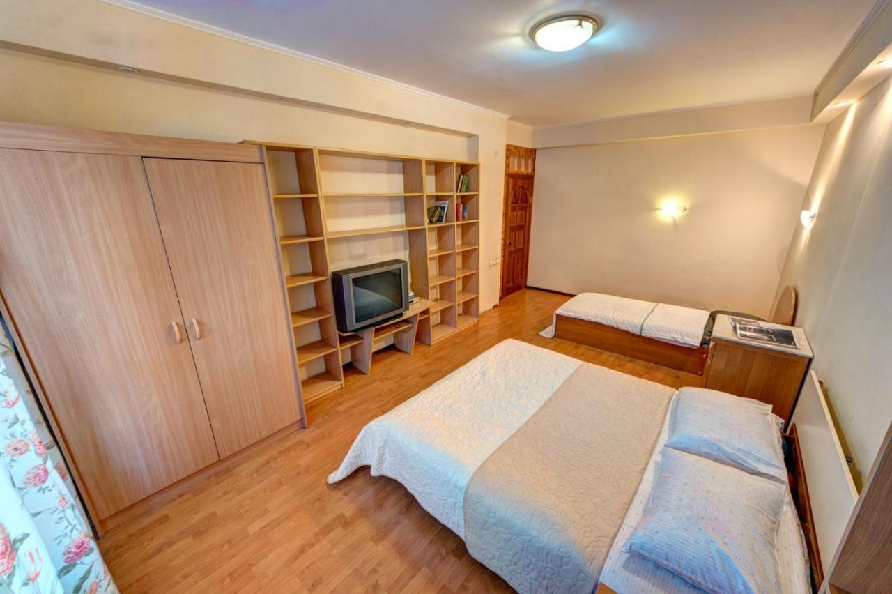Three-Room Apartment Near Ocean Plaza Κίεβο Εξωτερικό φωτογραφία